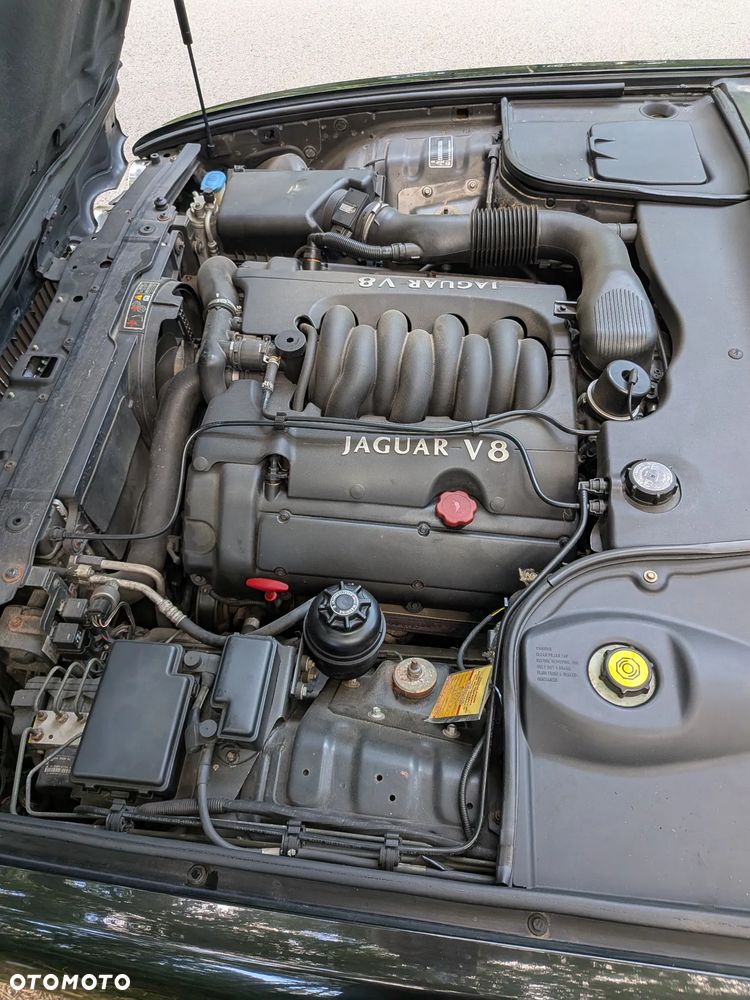 Jaguar XJ - 25