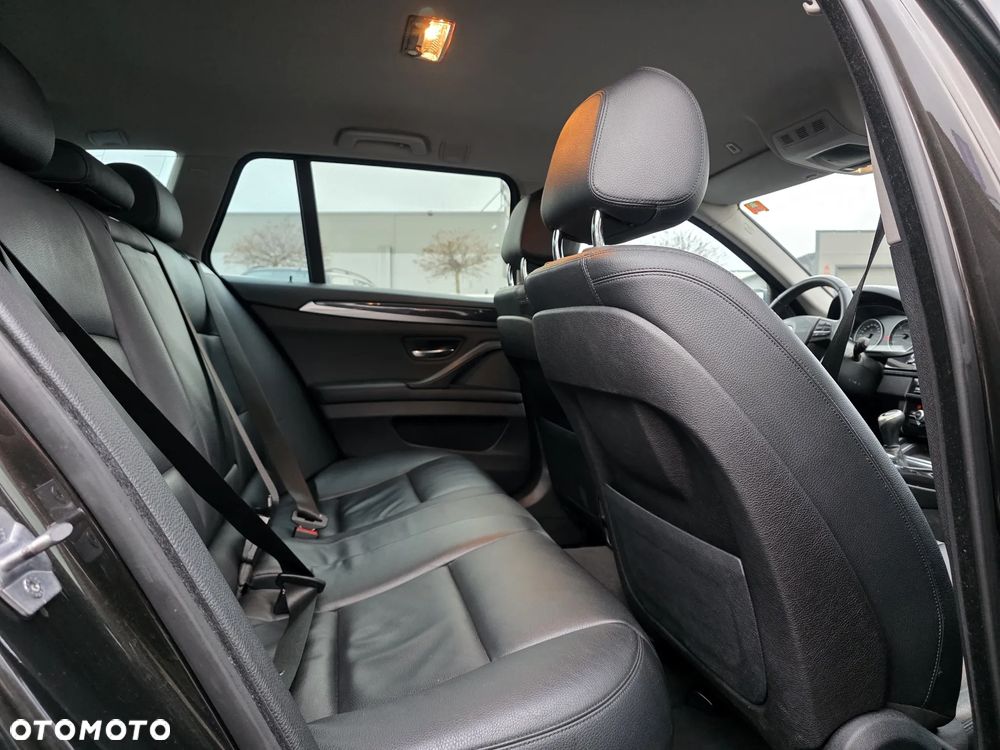 BMW Seria 5 518d Luxury Line - 12