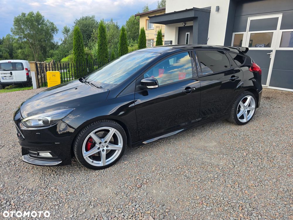 Ford Focus 2.0 EcoBoost ST mit Leder-Exclusiv-Paket - 3