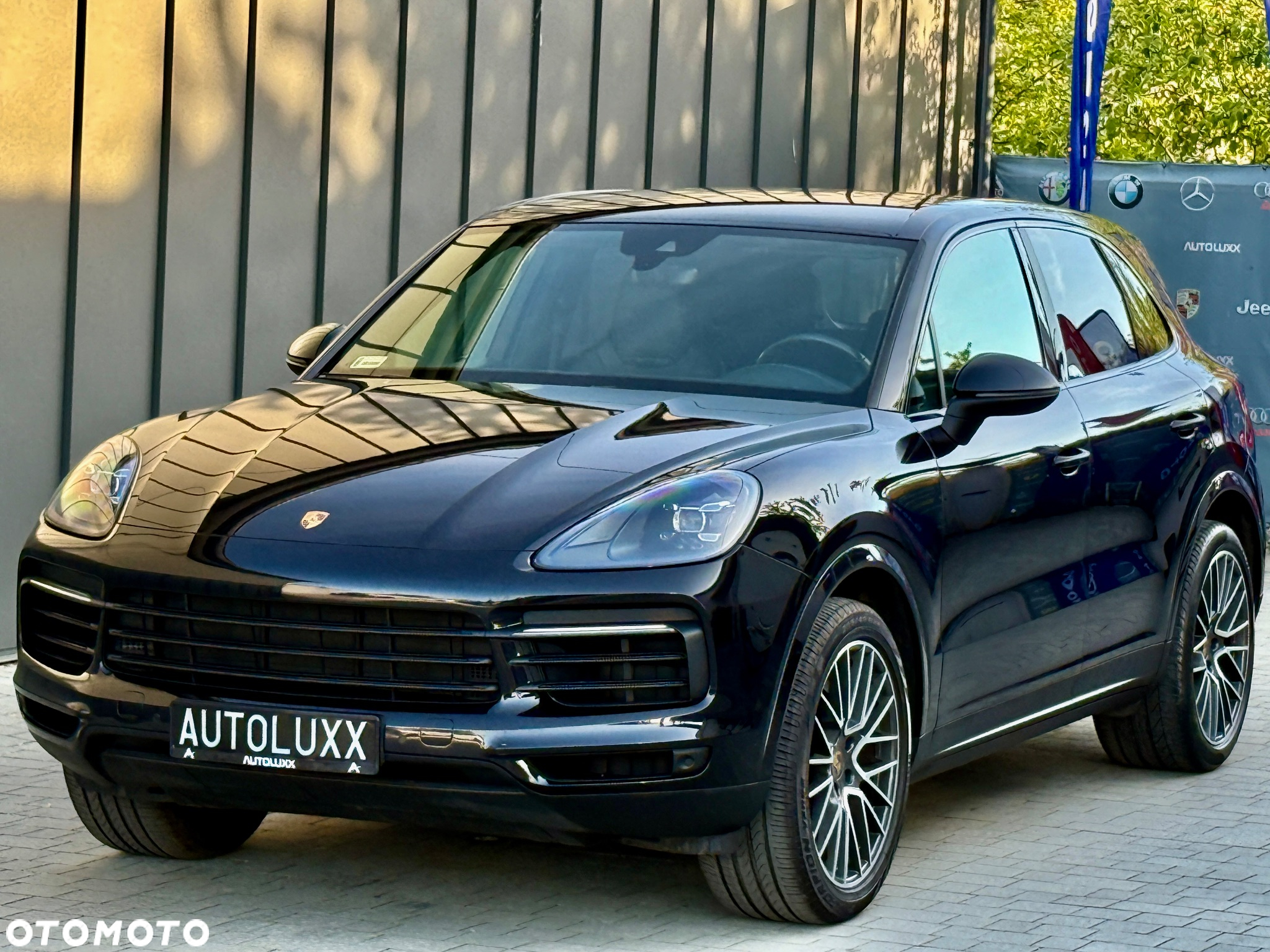 Porsche Cayenne Standard - 25