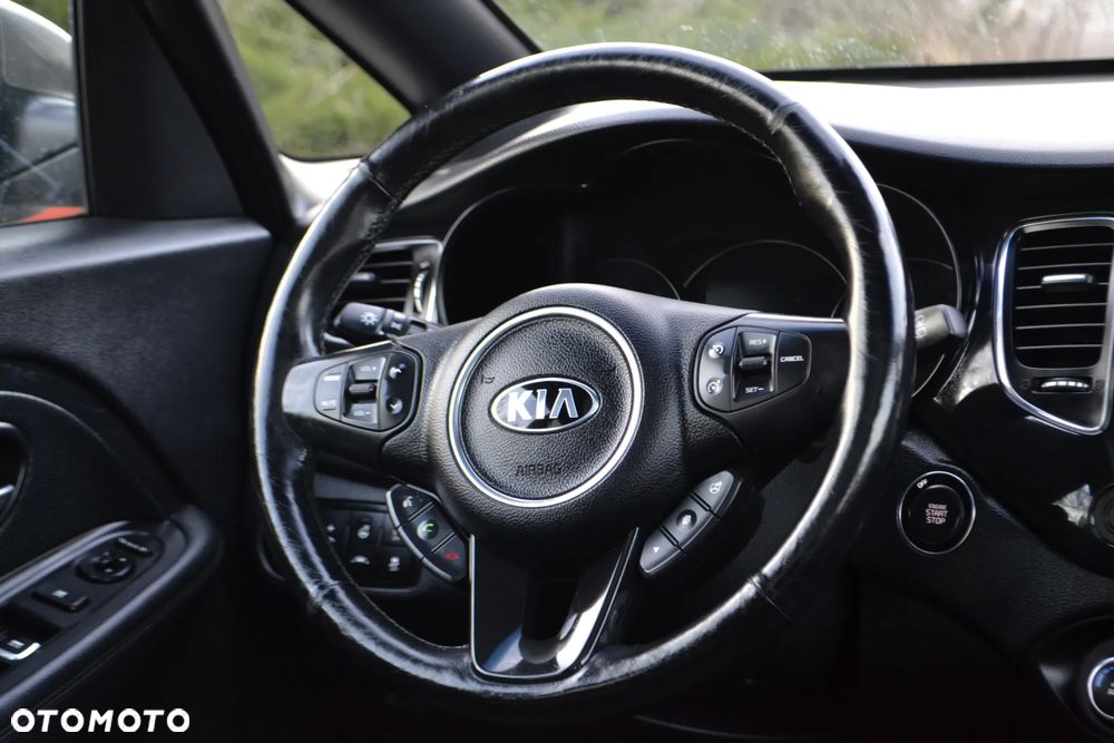Kia Carens 1.7 CRDi Business Line 7os - 27