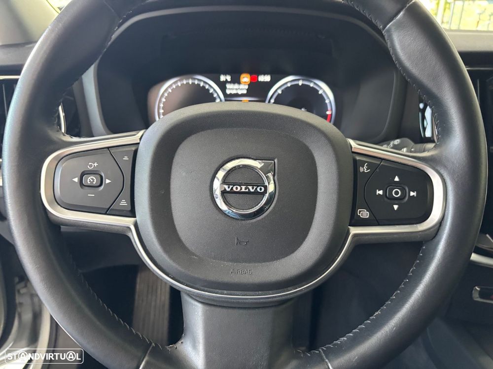 Volvo V60 2.0 D3 Momentum - 16