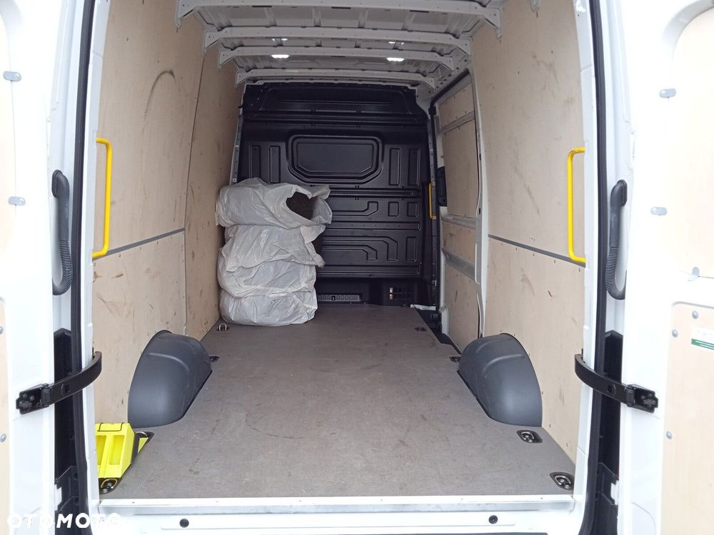 Volkswagen e-Crafter 35 10,7m3 - 26