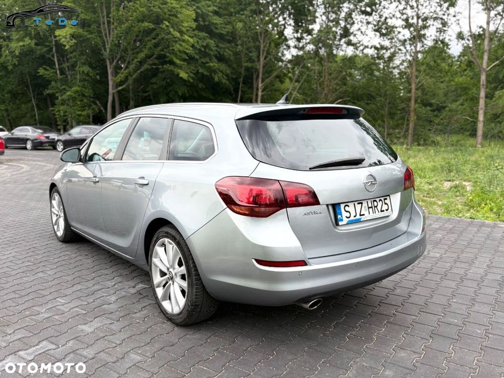 Opel Astra 2.0 CDTI Cosmo - 9