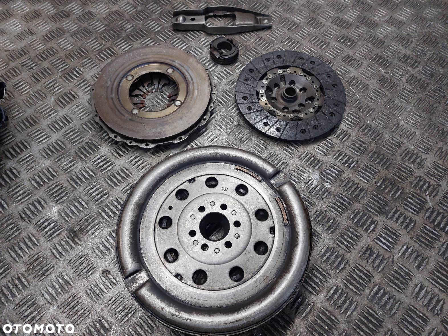 KOŁO DWUMASOWE + TARCZA + DOCISK ŁOŻYSKO AUDI A3 8L 1.9 TDI 028105264G - 6