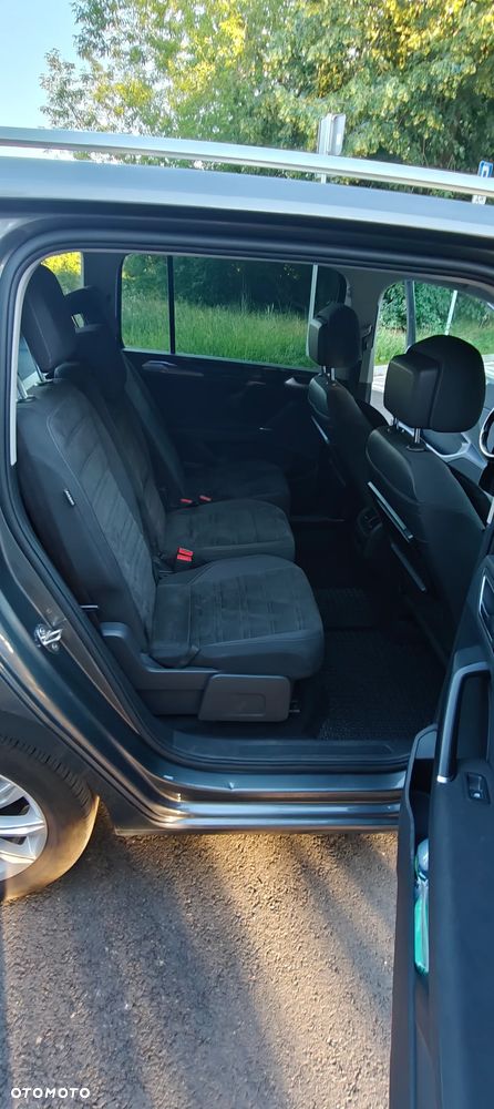 Volkswagen Touran - 10