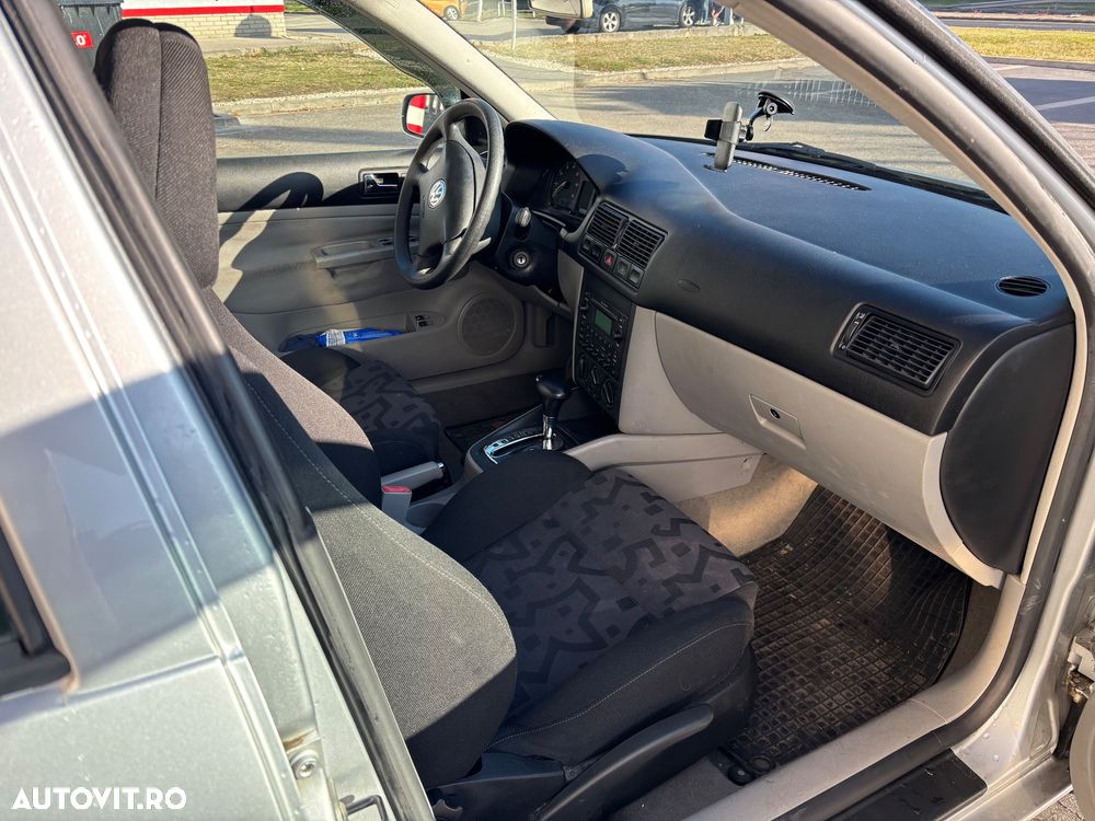 Volkswagen Golf - 5