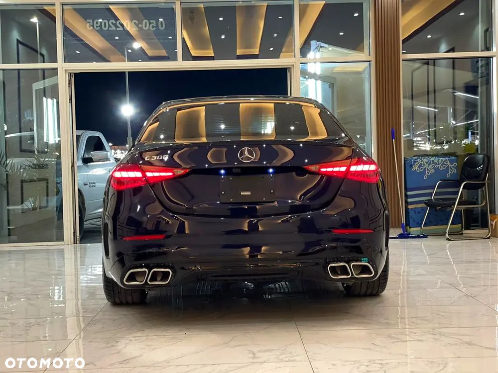 Mercedes-Benz Klasa C 300 4Matic 9G-TRONIC - 3