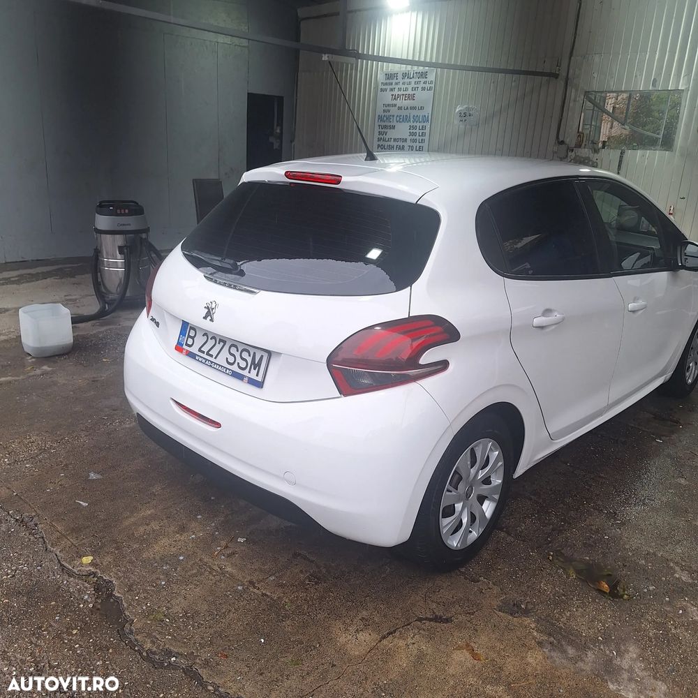 Peugeot 208 1.2 L PureTech Active - 6