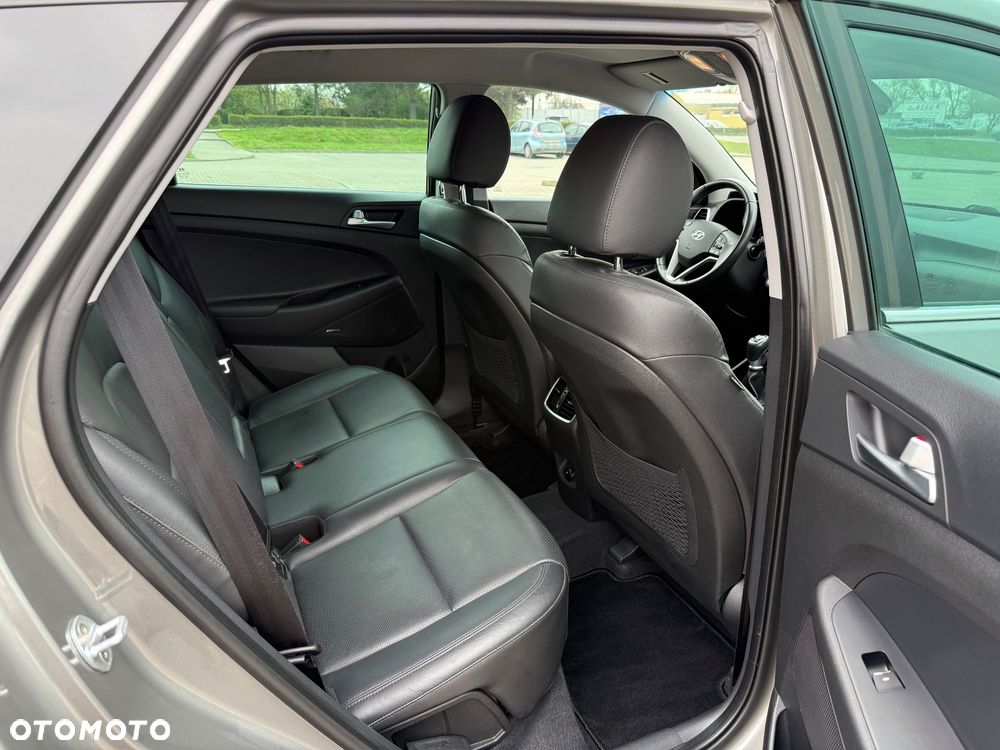 Hyundai Tucson 1.6 CRDi Comfort 2WD - 17