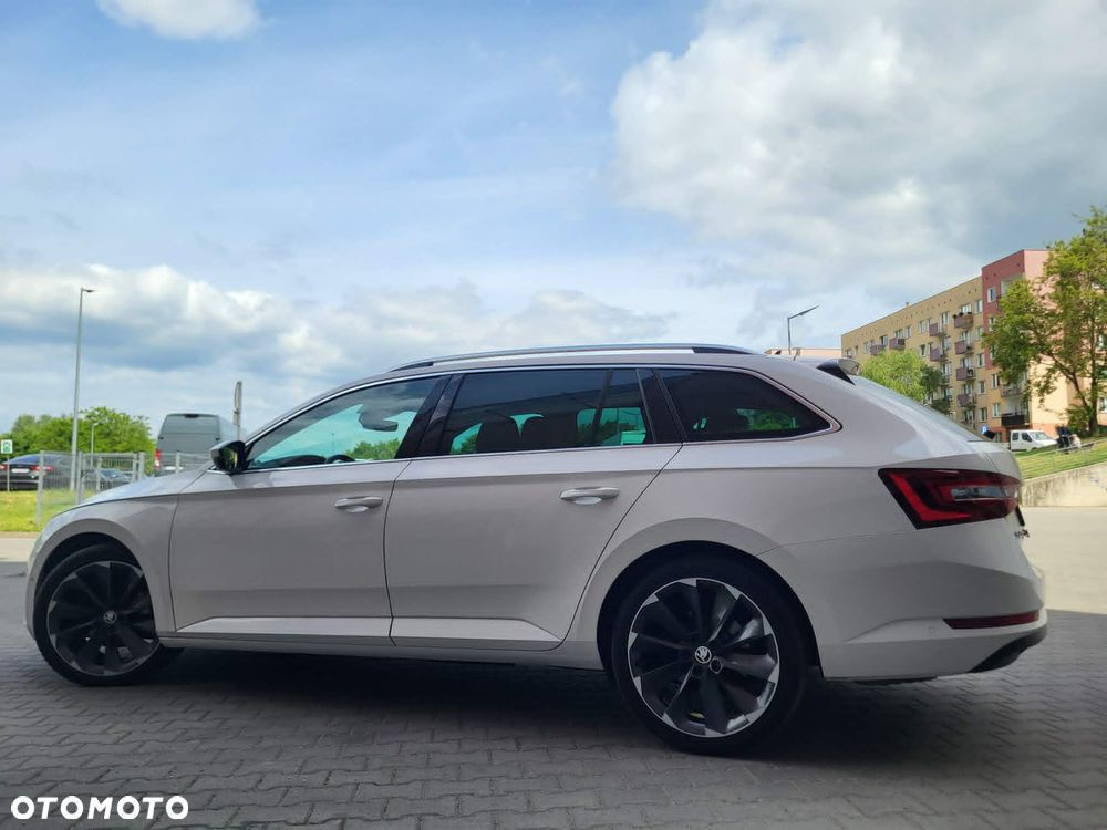 Skoda Superb 2.0 TDI DSG Premium Edition - 22