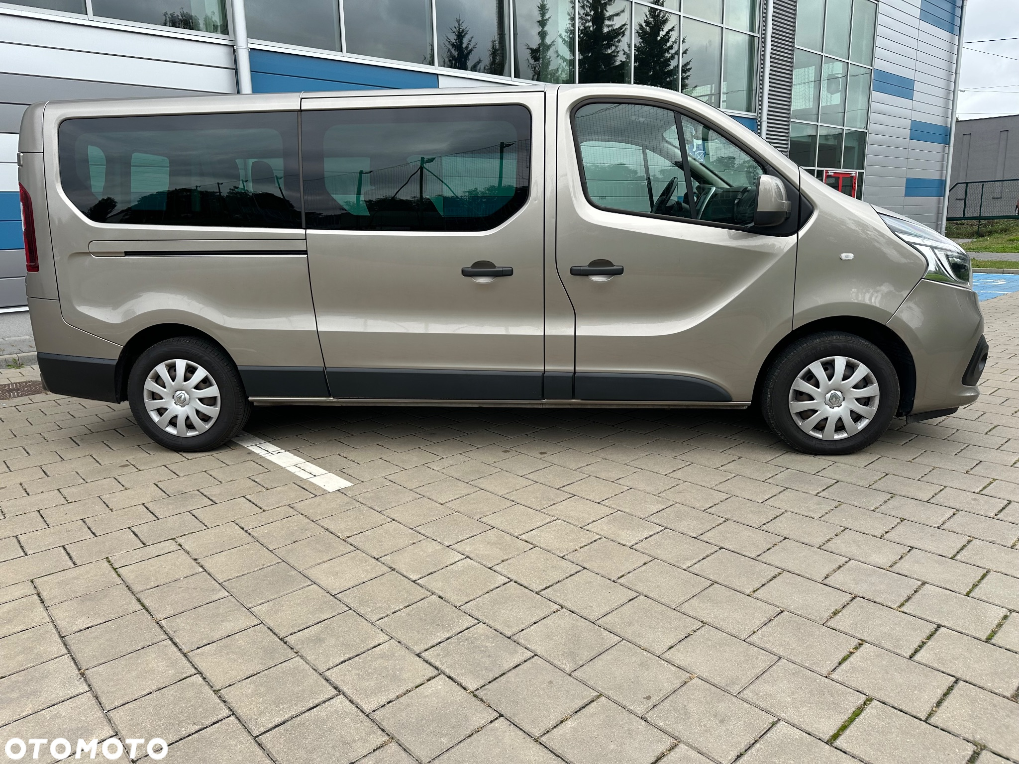 Renault Trafic Grand SpaceClass 2.0 dCi - 4