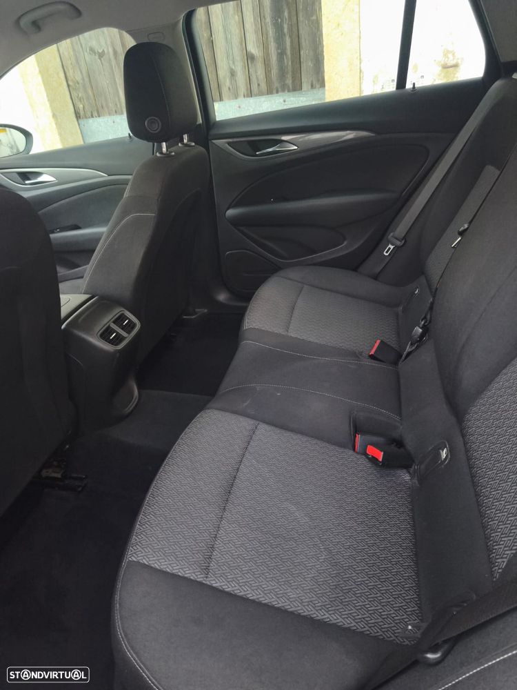 Opel Insignia Sports Tourer - 5