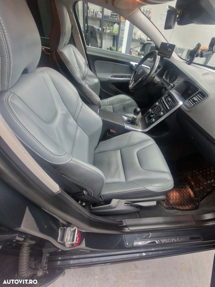 Volvo V60 D2 ECO Start-Stop Momentum - 22