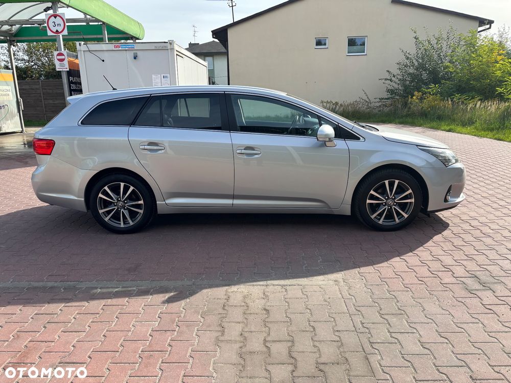 Toyota Avensis - 4
