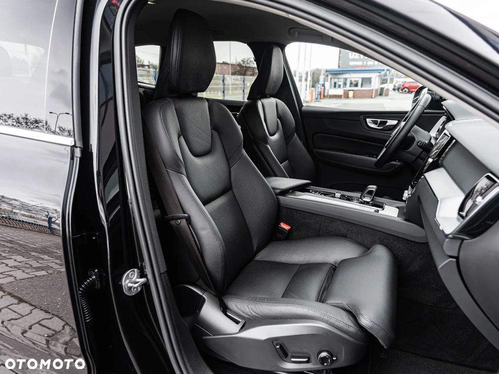 Volvo XC 60 B4 D Plus Bright - 26