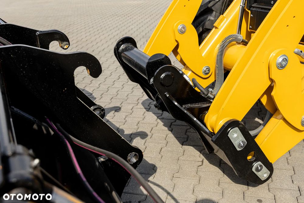Caterpillar CAT 444 - 32