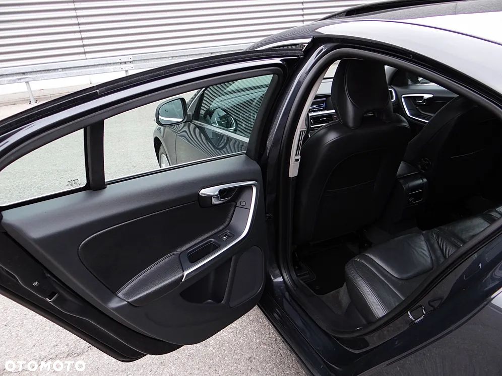 Volvo S60 D3 Summum - 36