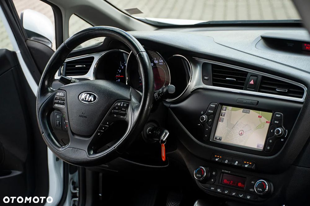 Kia Ceed 1.6 CRDi 136 ISG Platinum Edition - 19