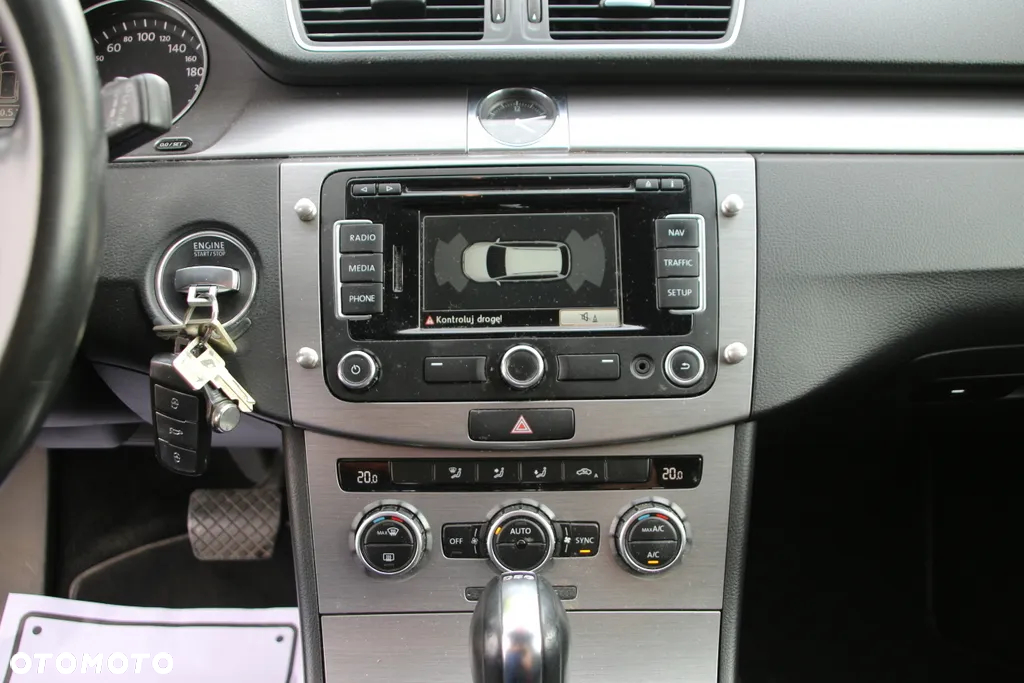 Volkswagen Passat 2.0 TDI Comfortline DSG - 25