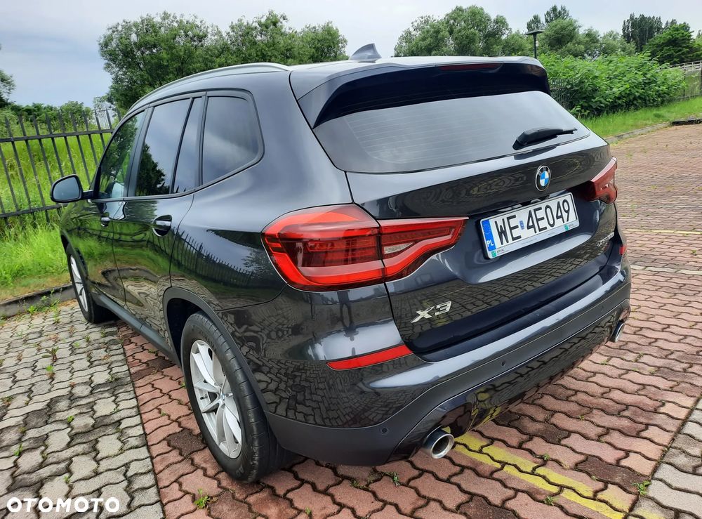 BMW X3 xDrive20i sport - 3