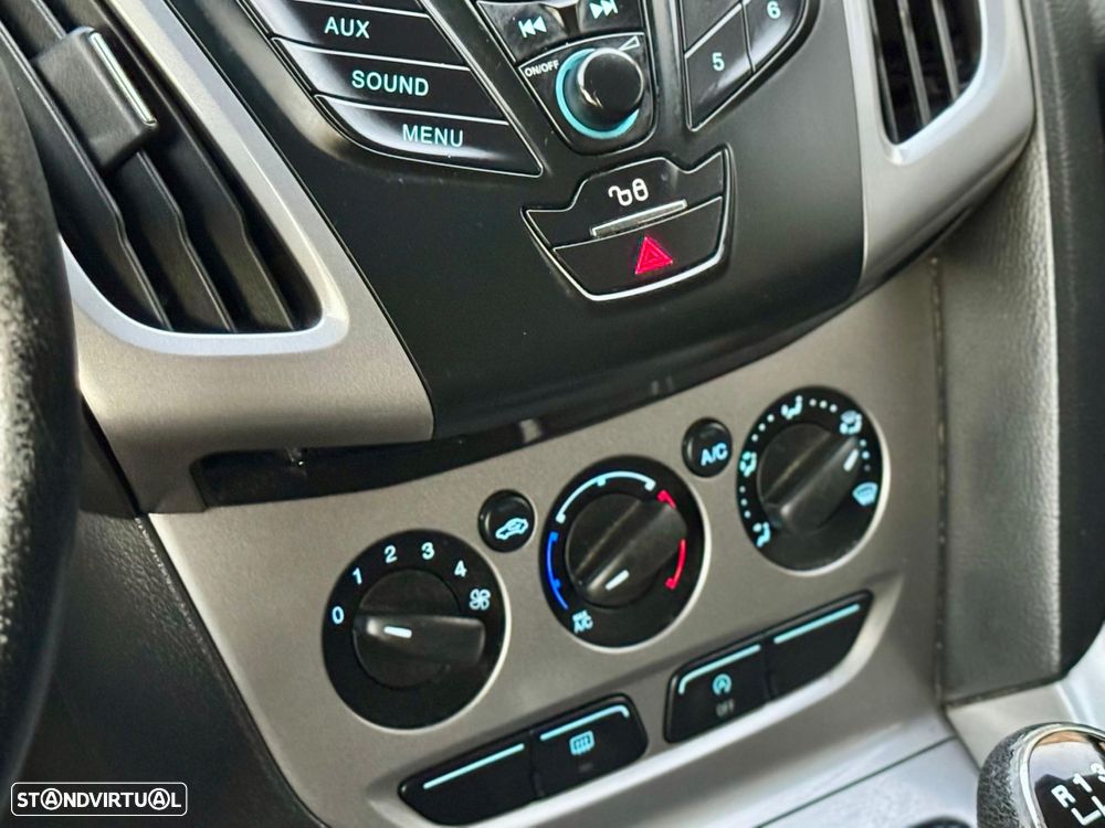 Ford Focus SW 1.6 TDCi Titanium - 30