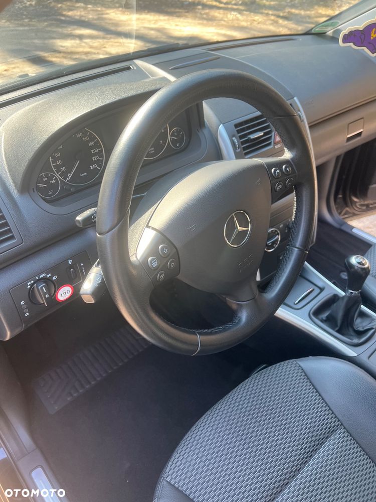 Mercedes-Benz Klasa A 180 BlueEFFICIENCY Avantgarde - 26