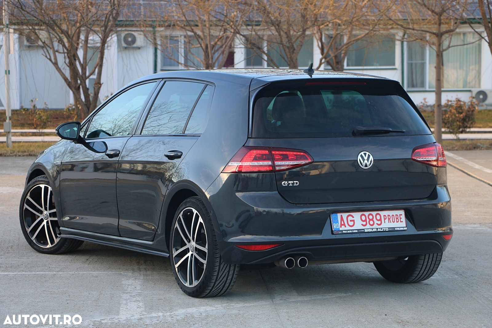 Volkswagen Golf 2.0 TDI DPF BMT DSG GTD - 3