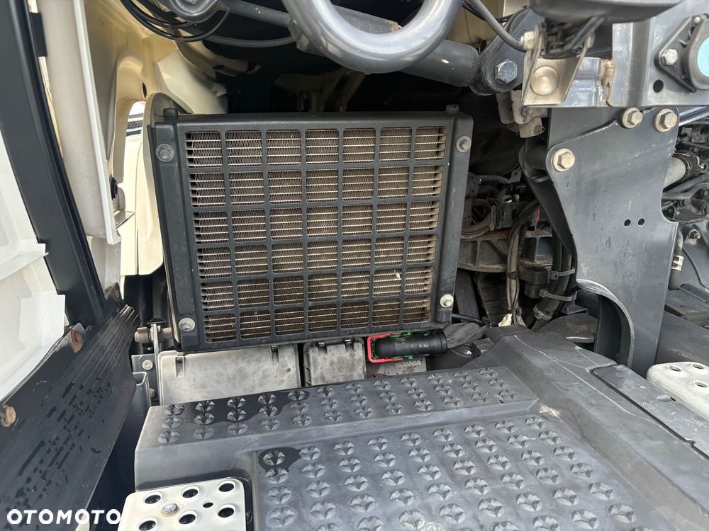 Scania R 450 | RETARDER | FULL LED | CAŁA NA PODUSZKACH | KLIMA POSTOJOWA | DWA ZBIORNIKI | NAWIGACJA | NOWE SPRZĘGŁO | SPROWADZONA | SUPER STAN - 13