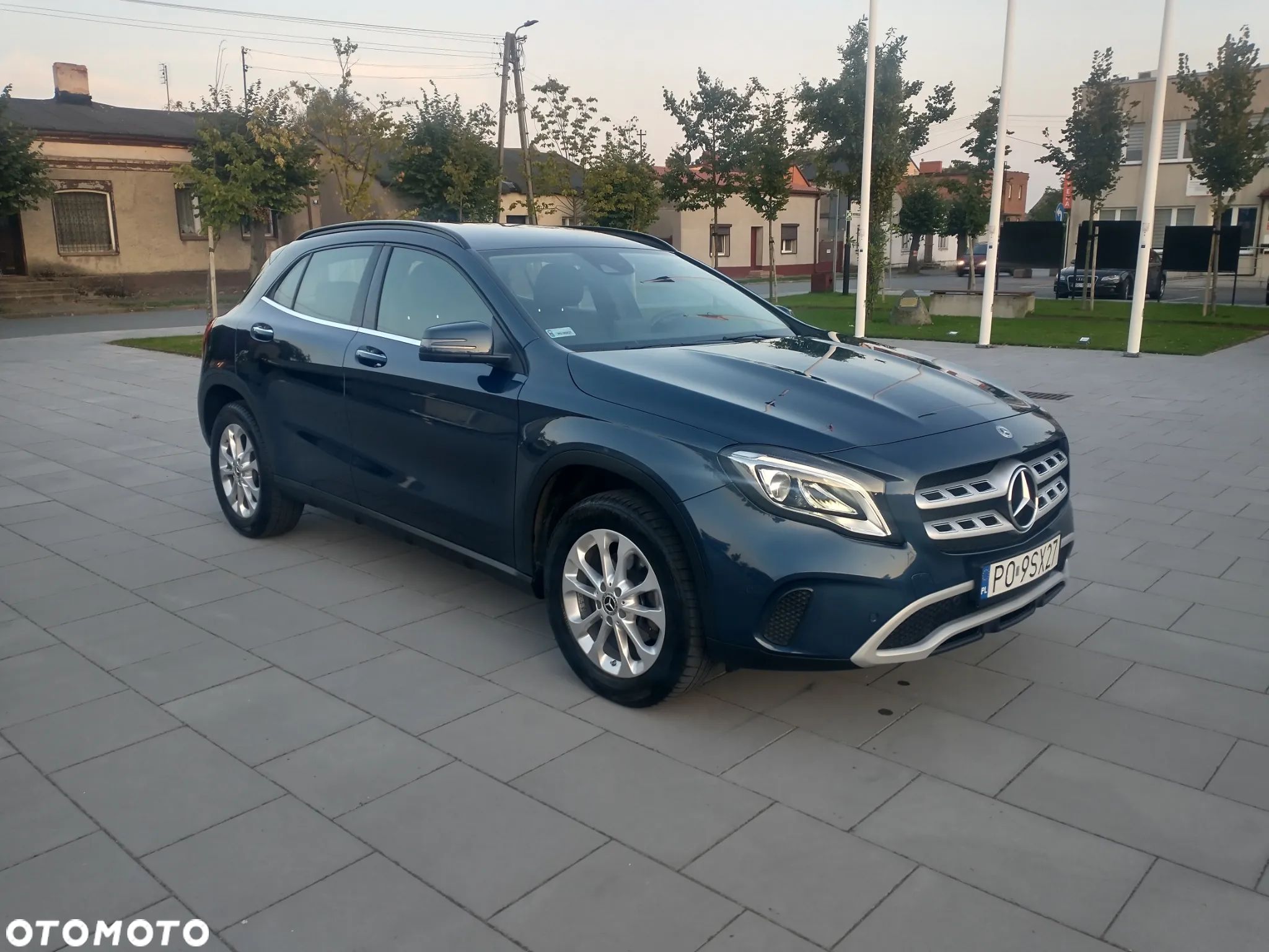 Mercedes-Benz GLA - 1