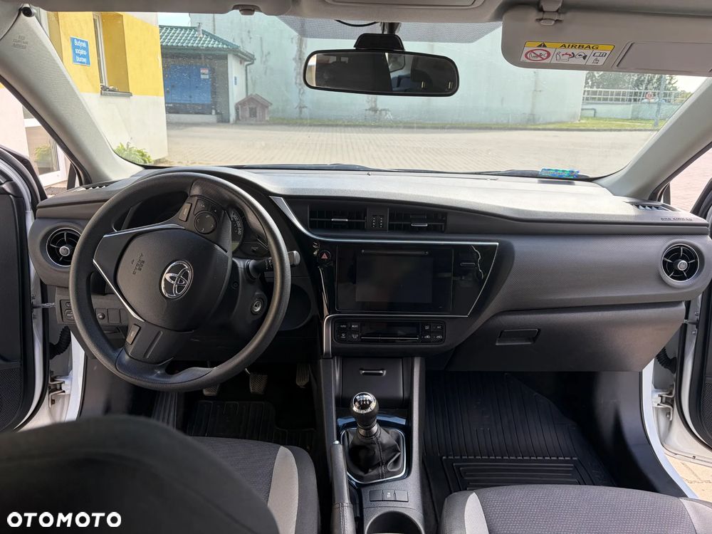 Toyota Auris 1.4 D-4D Active - 9