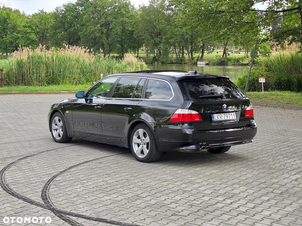 BMW Seria 5 525xd - 9