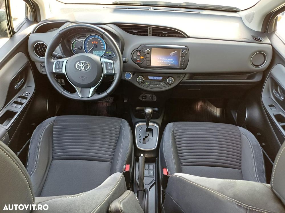 Toyota Yaris 1.5 VVT-i HSD Luna - 22