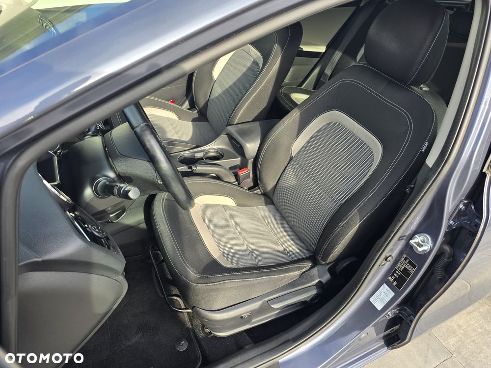Kia Ceed 1.6 GDI Dream Team Edition - 18