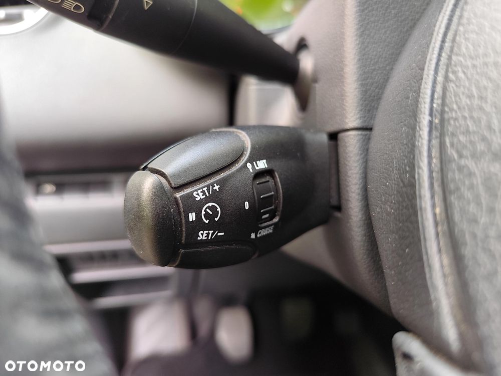 Peugeot 5008 HDI FAP 150 Family - 28