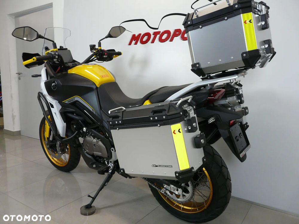 QJMOTOR SVT 650X - 15