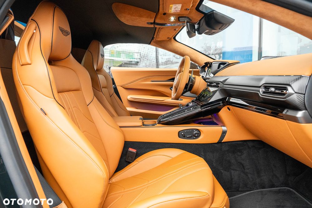 Aston Martin Vantage - 14