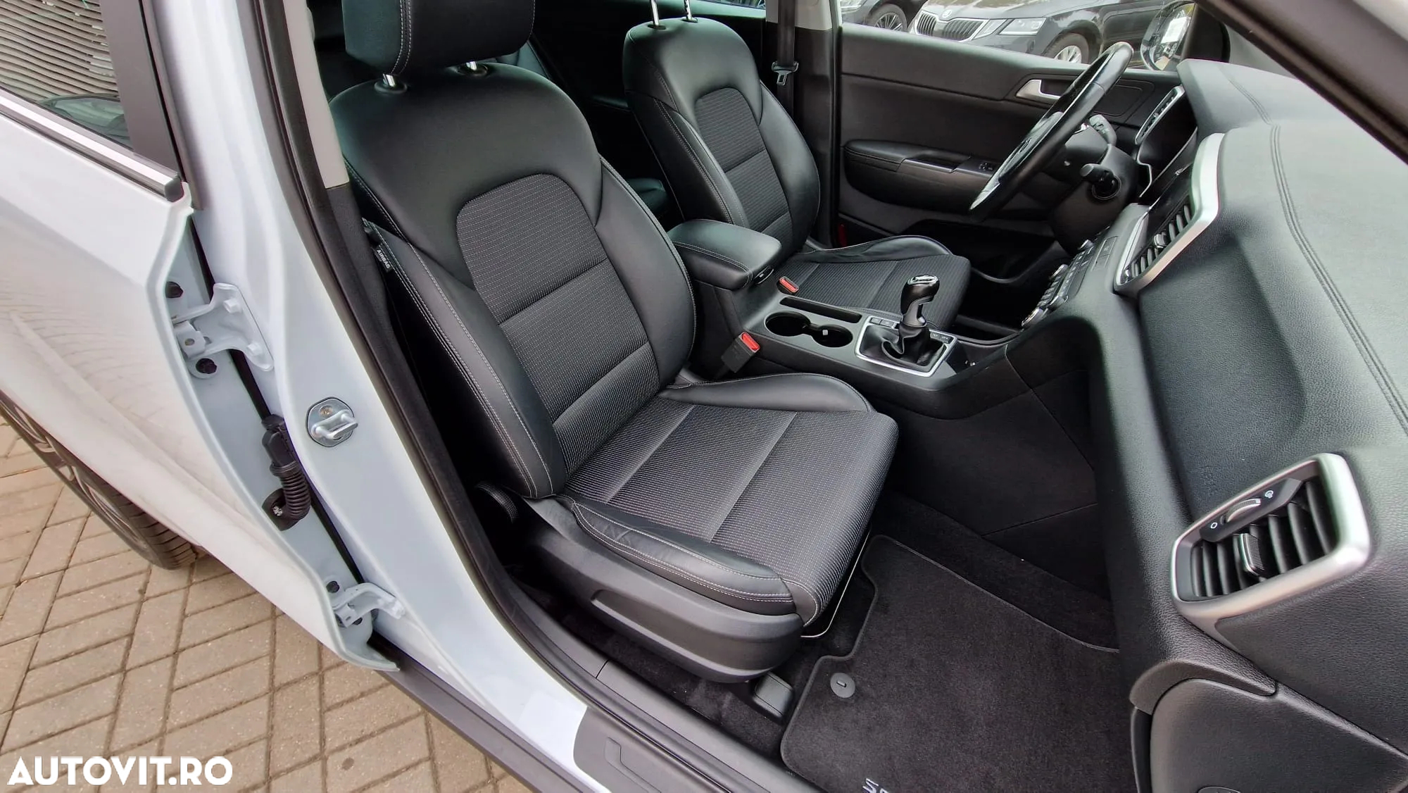 Kia Sportage 2,0 CRDI AWD Spirit - 7