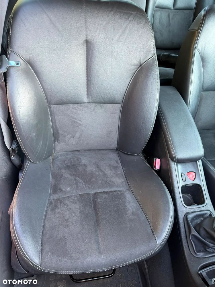Renault Laguna 2.0T Image - 6