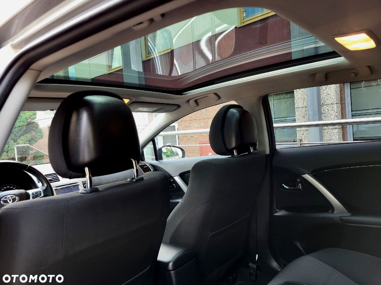 Toyota Avensis - 16