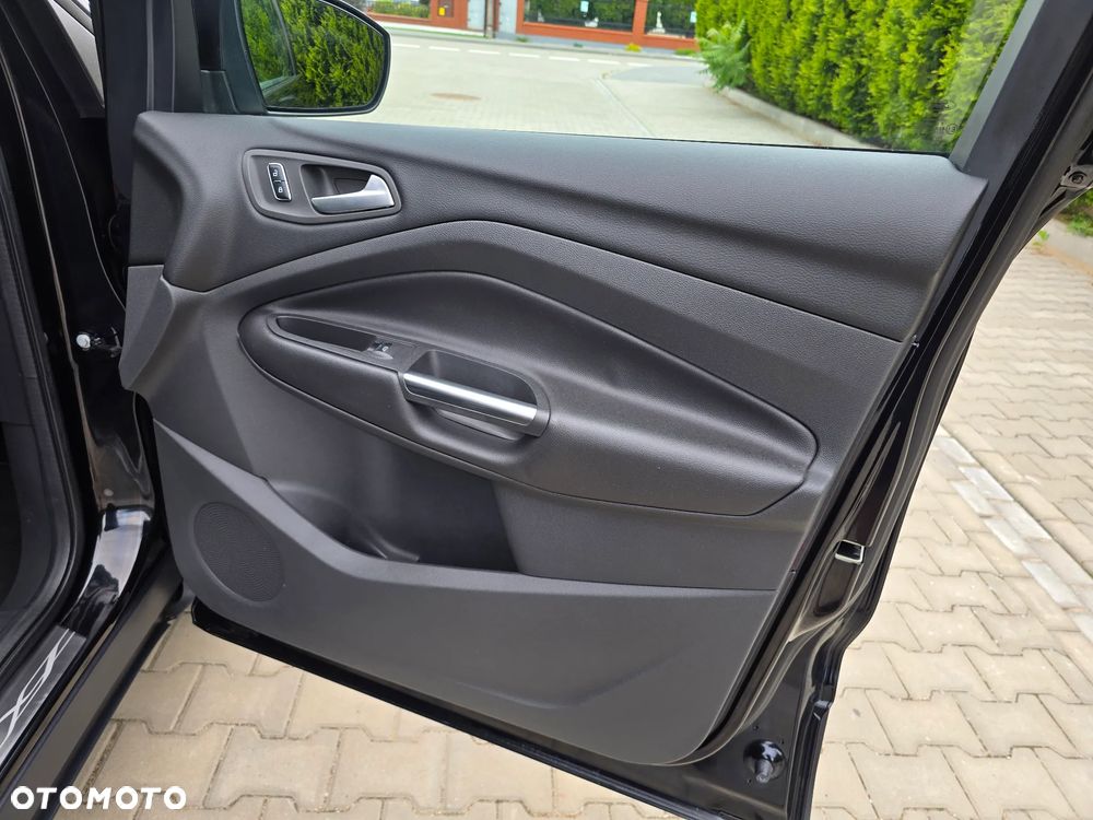 Ford Kuga - 38