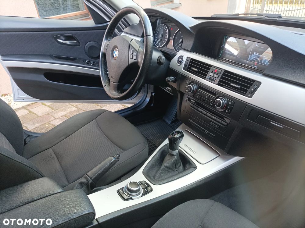 BMW Seria 3 320d DPF Efficient Dynamics Edition - 20