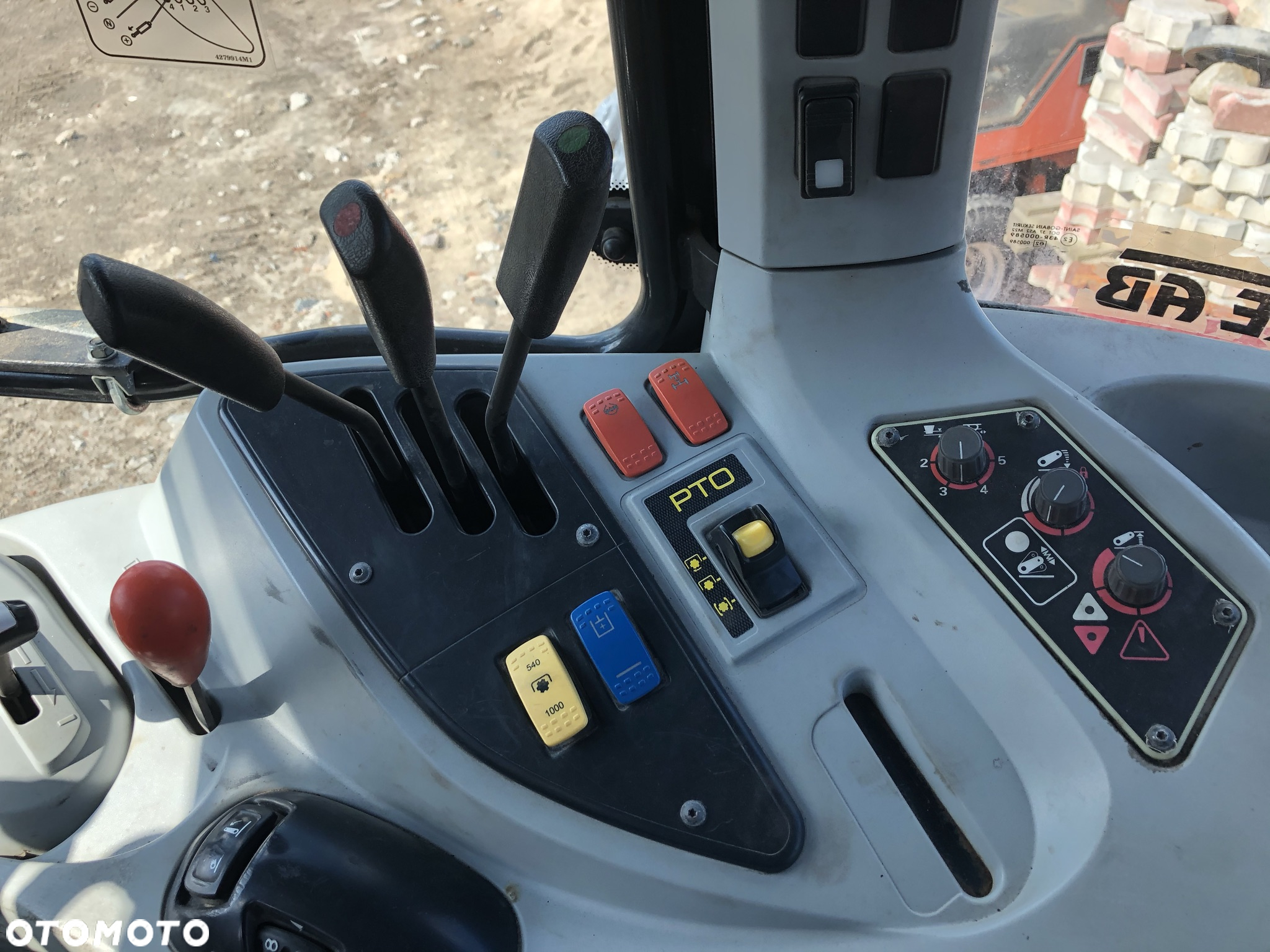 Massey Ferguson - 28