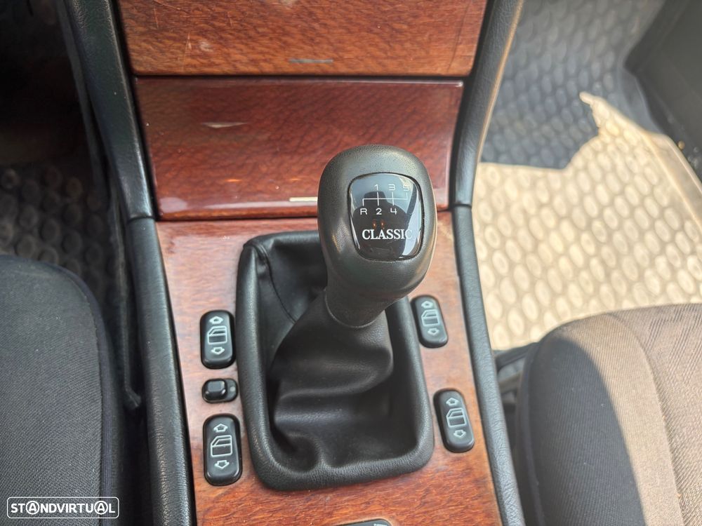 Mercedes-Benz E 220 D Elegance - 12
