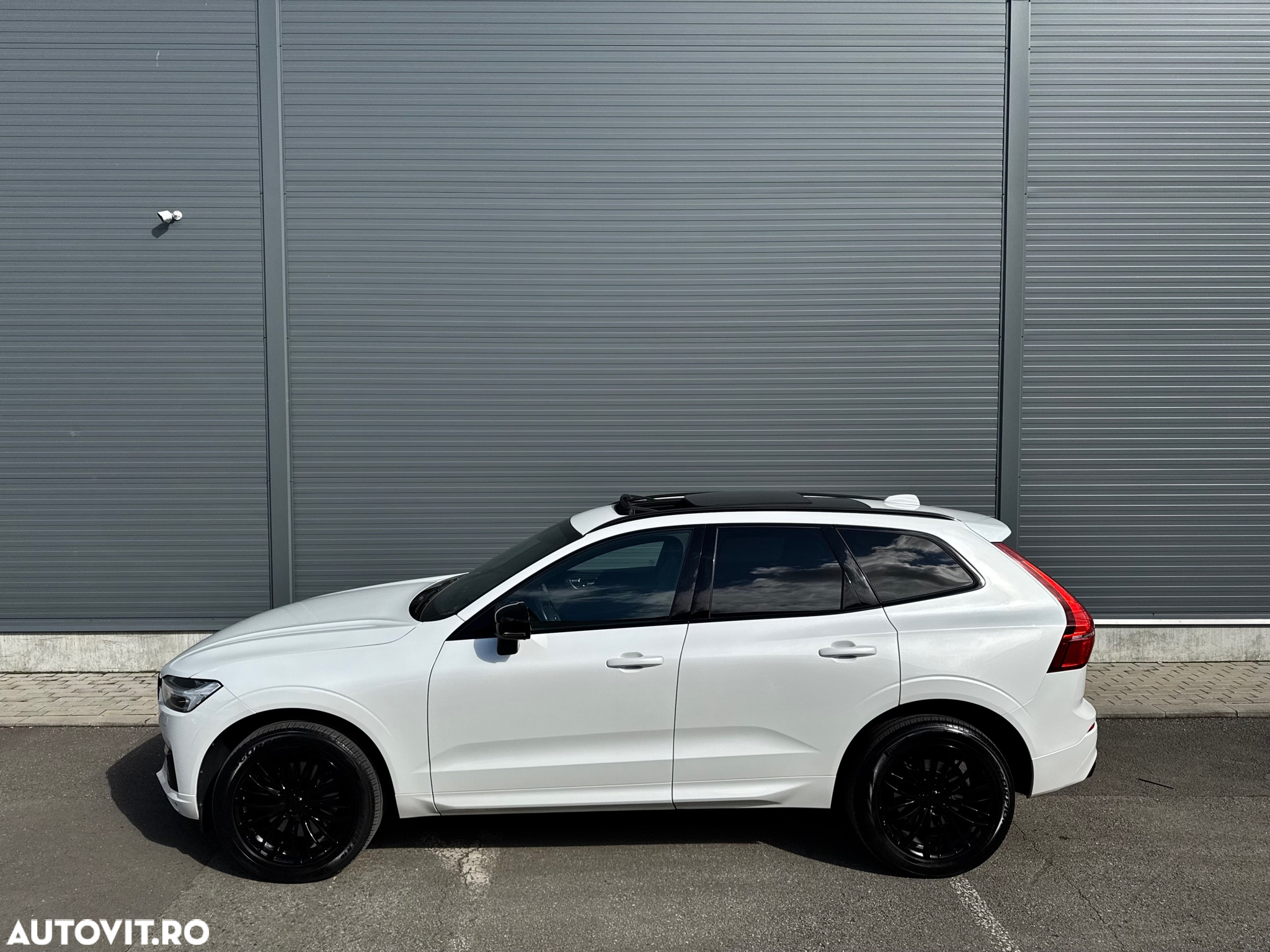 Volvo XC 60 B5 MHEV AWD R-Design - 8