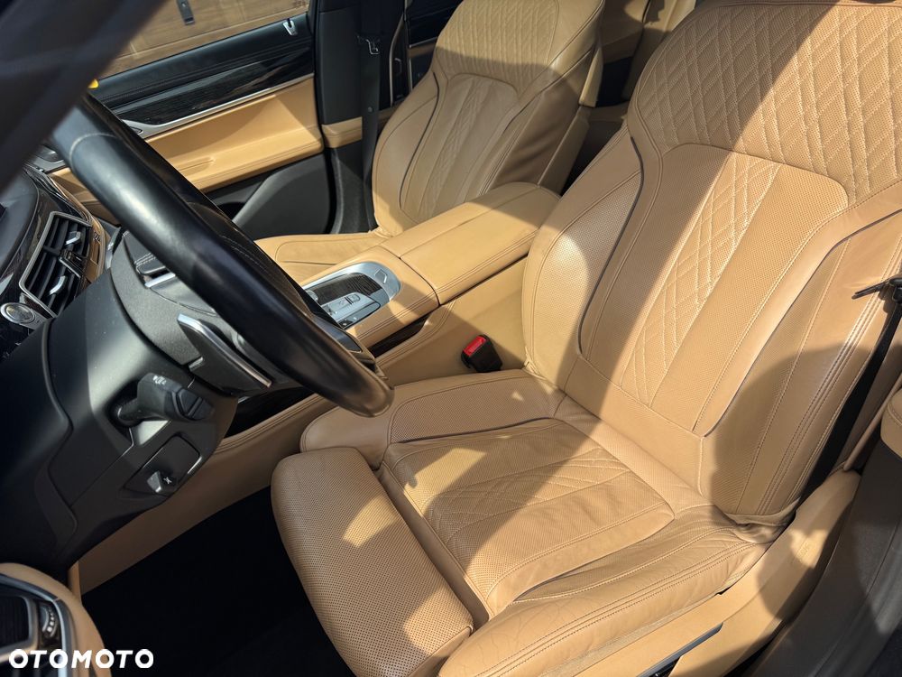 BMW Seria 7 750Li - 14