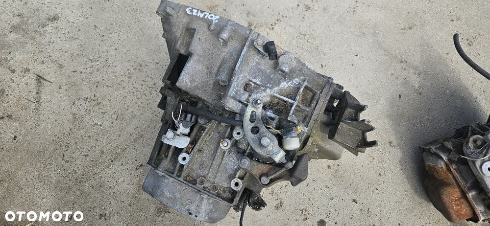 Skrzynia biegów Citroen C5 I Peugeot 307 2,0 HDI 5-bieg manual 20LM23 - 1