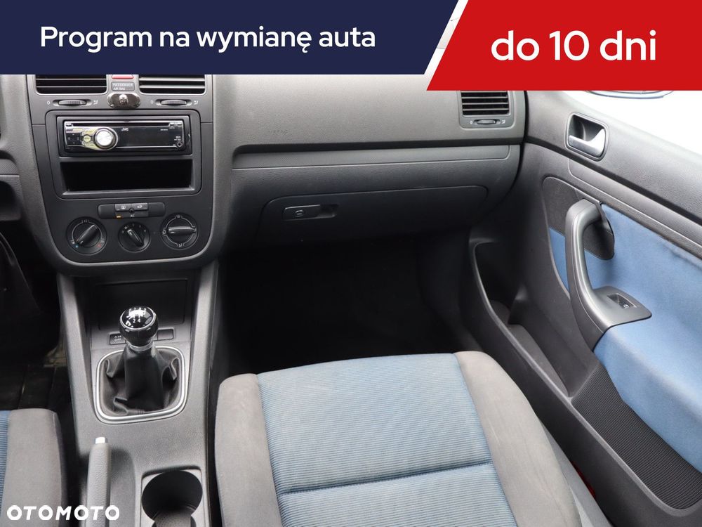 Volkswagen Golf - 10