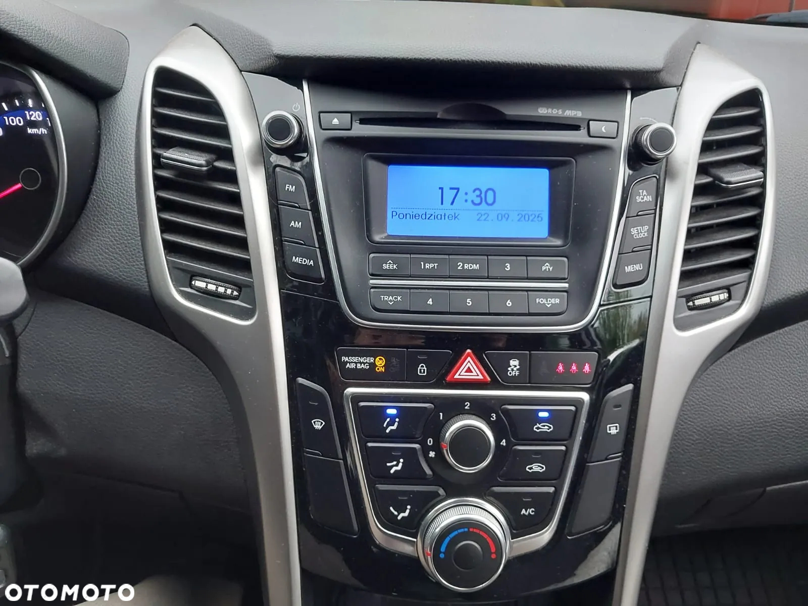 Hyundai i30 1.4 Classic + - 11