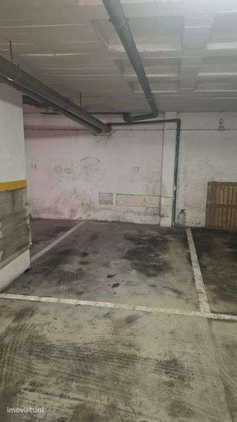 Alugo parqueamento/lugar de garagem - Grande imagem: 3/5